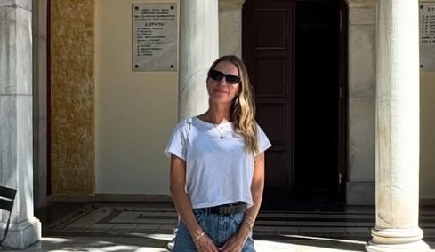 Ευγενία Νίαρχου: Η επιστροφή στο χωριό των προγόνων της και η βαθιά συγκίνηση που ένιωσε (εικόνες)