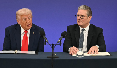 Τραμπ κατά Στάρμερ: Δεν τα χρειαζόμαστε πια βρετανικά αεροπλανοφόρα για τον πόλεμο κατά του Ιράν, έχουμε ήδη κερδίσει