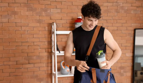 Πόσο επικίνδυνες είναι οι σκόνες πρωτεΐνης για τους εφήβους; Η ειδικός ξεκαθαρίζει το τοπίο
