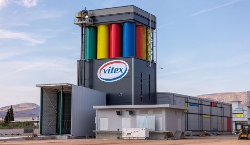 Ο «Χρωμόπυργος» που αλλάζει το τοπίο στην οικοδομή