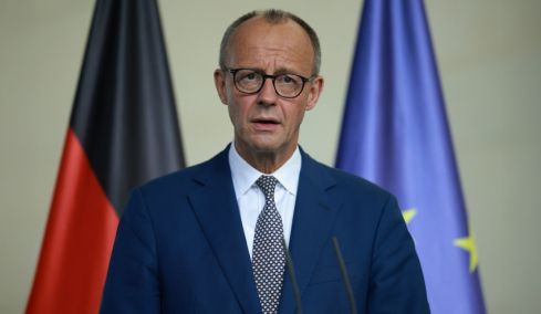 Ο Μερτς προειδοποιεί ότι «αν πέσει η Ουκρανία» στο στόχαστρο της Ρωσίας θα τεθεί η ΕΕ