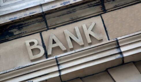 Κύπρος: Πολιτικά ερωτηματικά σκιάζουν το τραπεζικό αφήγημα