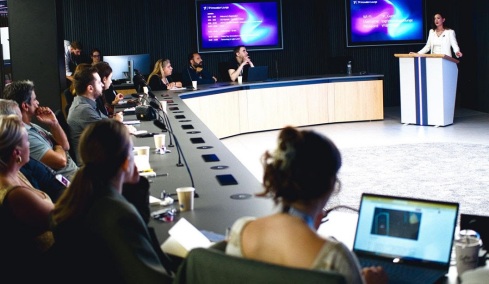 Όταν η τεχνητή νοημοσύνη συναντά την ανθρώπινη ενσυναίσθηση