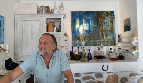 Από τη Γερμανία στην Ύδρα: 265 πέτρινα σκαλιά μέχρι τον επίγειο παράδεισο του Andreas και της Corinne