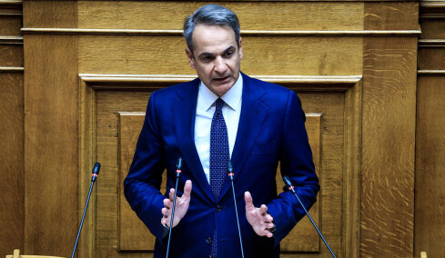 Live: Η ομιλία Μητσοτάκη στη Βουλή: Ο Άγνωστος Στρατιώτης είναι ένας ιερός χώρος συνύπαρξης, δεν ανήκει σε καμία κυβέρνηση και σε κανένα κόμμα