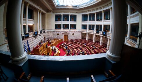 Απορρίφθηκαν οι ενστάσεις αντισυνταγματικότητας για την τροπολογία του Αγνωστου Στρατιώτη