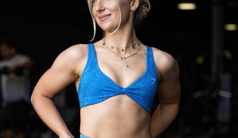 Η εκπληκτική απάντηση ενός γυμναστή σε γυναίκα που παραπονέθηκε ότι έχει «κοιλίτσα»
