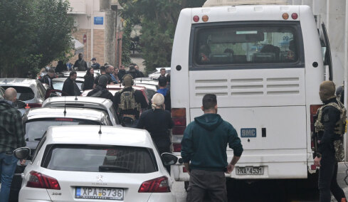 Με κονβόι και δρακόντεια μέτρα ασφαλείας στη ΓΑΔΑ οι συλληφθέντες για τη μαφία του ΟΠΕΚΕΠΕ - Δείτε βίντεο