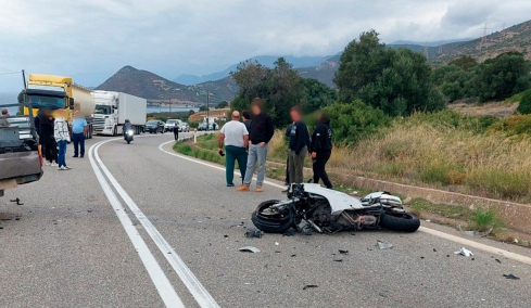 Ενας 21χρονος νεκρός και ένας 37χρονος σοβαρά τραυματισμένος σε τροχαίο στην επαρχιακή οδό Ιτέας- Αντιρρίου