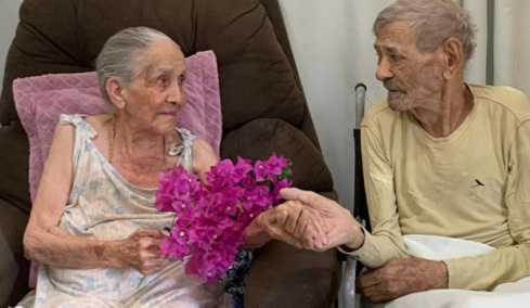 Πέθανε σε ηλικία 106 ετών ο άντρας του μακροβιότερου ζευγαριού στον κόσμο: Άφησε πίσω 13 παιδιά, 55 εγγόνια, 54 δισέγγονα και 12 τρισέγγονα