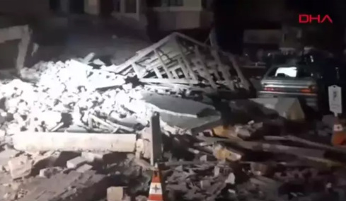 Σεισμός 6,1 Ρίχτερ στην Τουρκία: Κατέρρευσαν τρία κτίρια στο Σιντίργκι - Έγινε αισθητός και σε νησιά του Αιγαίου, δείτε βίντεο