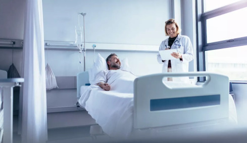 «Οι γιατροί ήταν από πάνω του όλο το 24ωρο» – Μια συγκλονιστική μαρτυρία στη ΜΑΦ Εγκεφαλικών του «Αττικόν»  