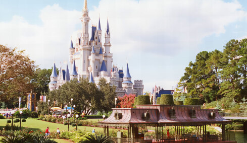 Τι σημαίνει ο «κώδικας των τριών σφυριγμάτων» στα θέρετρα της Disney: Γιατί δεν θέλεις να τον ακούσεις ποτέ
