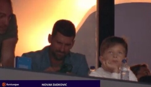 Ο Τζόκοβιτς παρακολούθησε τον αγώνα Παναθηναϊκός-Μακάμπι - Αποδοκιμασίες από μερίδα του κόσμου