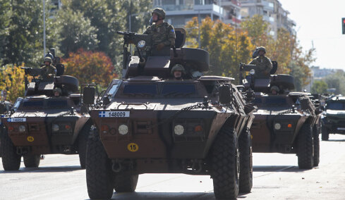 28η Οκτωβρίου:  Εντυπωσίασαν τα νέα όπλα, έκοψαν την ανάσα οι ελιγμοί του F-16  στην παρέλαση της Θεσσαλονίκης