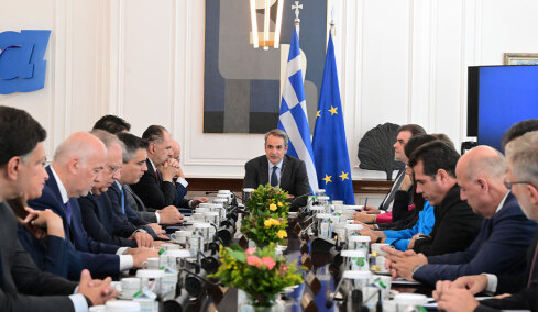 Δείτε τι αλλάζει το 2026 σε υποδομές, μεταφορές, παιδεία, εργασία - Αναλυτικά ο κυβερνητικός σχεδιασμός ανά πεδίο