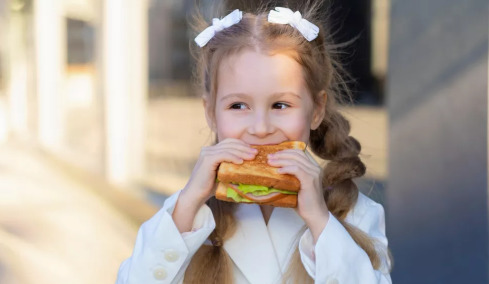 Πόσο θρεπτικό είναι το ψωμί του τοστ; Ο ειδικός αποκαλύπτει τα πάντα – Δείτε πίνακες