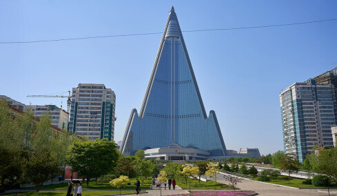 Το «Ξενοδοχείο της Καταστροφής»: Ξόδεψαν 700 εκατ. ευρώ για ένα κτίριο όπου δεν έμεινε ποτέ κανείς