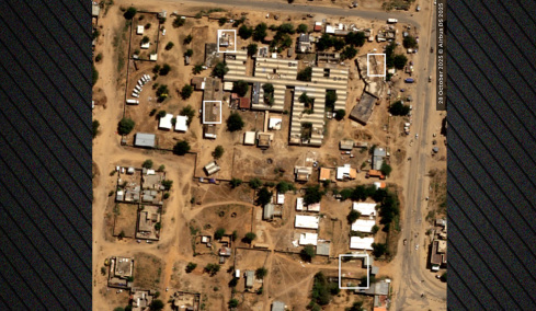 Η σφαγή με τους 2.000 νεκρούς στο Σουδάν είναι ορατή από το Διάστημα – Σωροί με νεκρούς πάνω στην άμμο