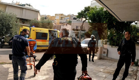 Αστυνομικοί έσωσαν 26χρονο που αιμορραγούσε ακατάσχετα σε ασανσέρ στη Νέα Ιωνία - Δείτε φωτογραφίες