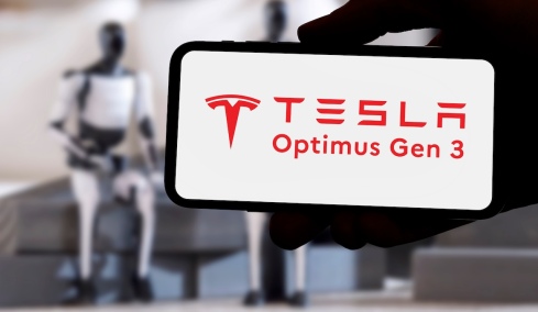 Το ρομπότ της Tesla έρχεται Ελλάδα σε τιμή έκπληξη! (video)