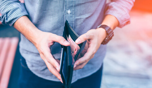 Βρήκε ένα πορτοφόλι γεμάτο χρήματα το 1968: 57 χρόνια μετά, ένας 78χρονος ζητά συγχώρεση