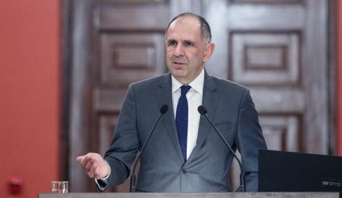 Τηλεφωνική συνομιλία Γεραπετρίτη - Αμπντελάτι: Σύντομα η τριμερής Ελλάδας, Κύπρου και Αιγύπτου