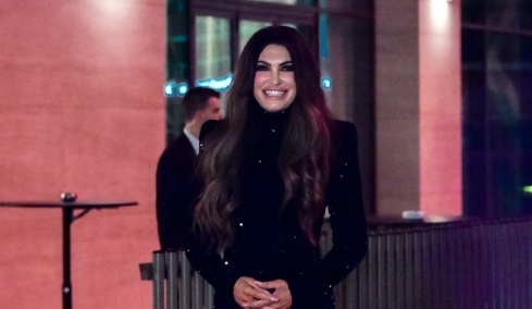 «Γεια σας, Ελλάδα» έγραψε στα ελληνικά η Κίμπερλι Γκίλφοϊλ για την άφιξή της στην Ελλάδα