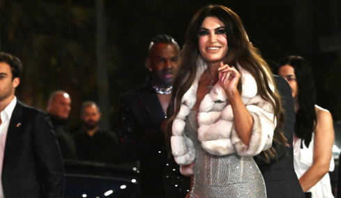 Το πρώτο μήνυμα και το συρτάκι της Γκιλφόιλ στην Ελλάδα - Δείτε ποιους πολιτικούς και επιχειρηματίες κάλεσε στον Αργυρό