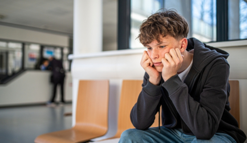 Νέοι σε κρίση - Γιατί η ψυχική υγεία των Ελλήνων κλονίζεται