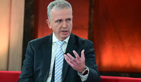 Ο Σκλήκας μία μέρα πριν παραιτηθεί ασφαλίστηκε με 461.000 ευρώ για τυχόν ζημιές στα ΕΛΤΑ