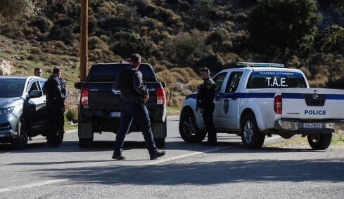 Από καλάσνικοφ ο θάνατος της 56χρονης στα Βορίζια - Τι όπλα είχαν ο Καργάκης και τα 4 αδέρφια της άλλης οικογένειας που έχουν συλληφθεί