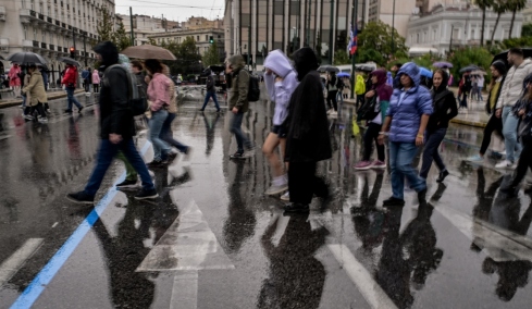 Από τα ξημερώματα του Σαββάτου έρχονται καταιγίδες: Ποιες περιοχές θέλουν προσοχή - Πότε θα βρέξει στην Αθήνα