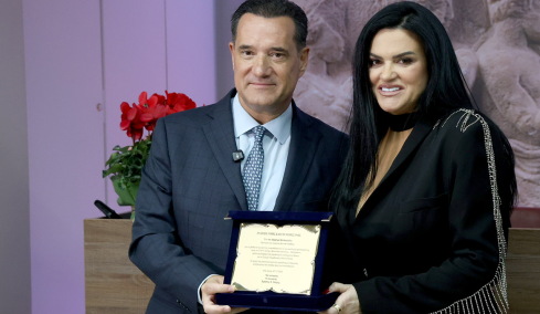 Εγκαινιάστηκε νέο ρομποτικό μηχάνημα στο Αγία Όλγα – Παρουσία του Άδωνι Γεωργιάδη και δωρεά της La vie en Rose by Dimitra Katsafadou