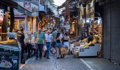 Οι Τούρκοι έρχονται Ελλάδα για ψώνια: «Εδώ το λάδι το βρίσκω στη μισή τιμή»!