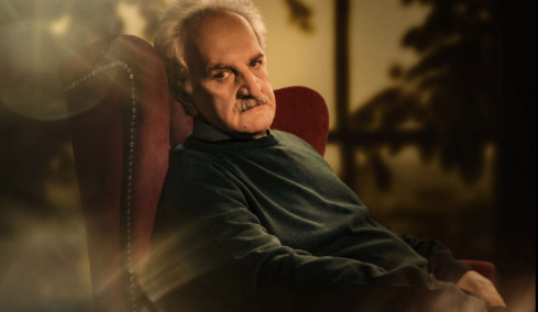 Δημήτρης Καταλειφός: Τελευταίες παραστάσεις για το συγκινητικό  «Πριν ανοίξουμε φτερά» στην Αθήνα