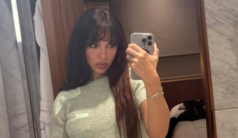 Ελένη Φουρέιρα: Τόπλες στο άλμπουμ του Οκτωβρίου στο Instagram - Δείτε φωτογραφίες
