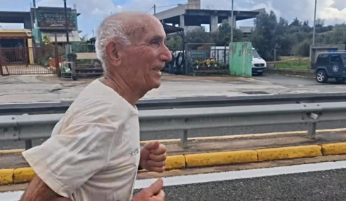 Ο υπέροχος κύριος Πλούταρχος έτρεξε 42 χλμ. για... πλάκα στα 89 του χρόνια (vid)