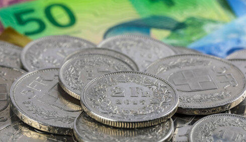 Δάνεια σε ελβετικό φράγκο: Τι προβλέπει η νέα ρύθμιση, πώς θα γίνεται το «κούρεμα» – Πίνακες και παραδείγματα