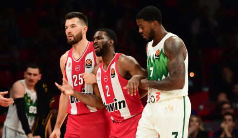 Σοκ στον Ολυμπιακό, ρήξη αχίλλειου τένοντα υπέστη ο Κίναν Έβανς: Θα απουσιάσει για μεγάλο χρονικό διάστημα από τα παρκέ - Δείτε βίντεο