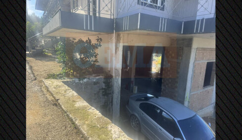 Ο 25χρονος πήρε αγκαλιά τον 3χρονο για να πάνε βόλτα, χτύπησε σε μπαλκόνι, ζαλίστηκε και έπεσαν μαζί - Συντετριμμένοι οι γονείς του μικρού Ανδρέα