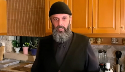 Στο κινητό του πατέρα Παρθένιου τα μυστικά του κυκλώματος με τα ναρκωτικά και τους μετανάστες - Ο ρόλος της 52χρονης που κινούσε τα νήματα