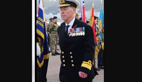 Σάλος στο Ηνωμένο Βασίλειο: Απατεώνας υποδύθηκε τον... υποναύαρχο και παρέστη σε τελετή για την Ημέρα Μνήμης των Πεσόντων