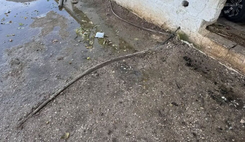 Σύνδεσαν τα ποτιστικά του δρόμου στα σπίτια τους - Οκτώ συλλήψεις στο Κορωπί, δείτε βίντεο