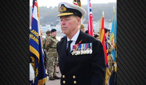 Σάλος στο Ηνωμένο Βασίλειο: Απατεώνας υποδύθηκε τον... υποναύαρχο και παρέστη σε τελετή για την Ημέρα Μνήμης των Πεσόντων