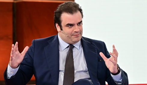 Πιερρακάκης στο LSE: Η Ελλάδα μπορεί να γίνει μια ιστορία αναγέννησης 