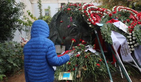 «Το Πολυτεχνείο δεν έχει ιδιοκτήτες, έχει τους νεκρούς του» – Ο Δημήτρης Παπαχρήστος μιλά για τα 52 χρόνια από την εξέγερση