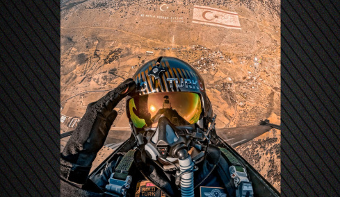 Τουρκική πρόκληση με φωτογραφία πάνω από τον Πενταδάκτυλο
