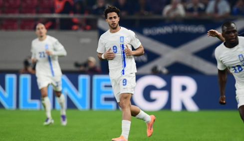 Όσα έκαναν Κωστούλας και Τεττέη στο ντεμπούτο τους στην Εθνική Ελλάδας - Βίντεο 