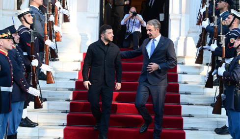 Οι έξι ώρες του Ζελένσκι στην Αθήνα: Ενεργοποιείται άμεσα ο Κάθετος Διάδρομος Ελλάδας - Ουκρανίας, ελληνικό ενδιαφέρον για τα θαλάσσια drones